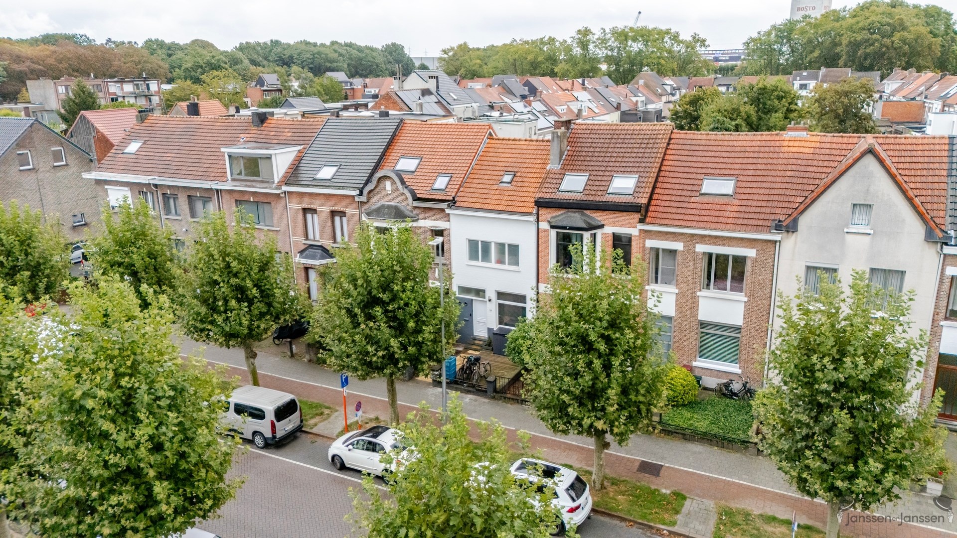 Ruime gezinswoning met gezellige tuin op centrale locatie in Schoten - foto 4