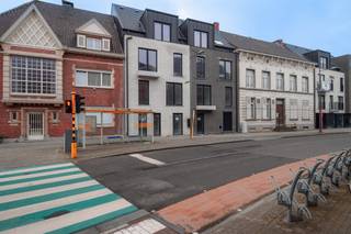 Ruim dakappartement in het hartje van Sint-Gillis-Waas (103m²) - MOGELIJKHEID AANKOOP AAN 6% BTW, INFORMEER NAAR DE VOORWAARDEN - Dit betreft een...