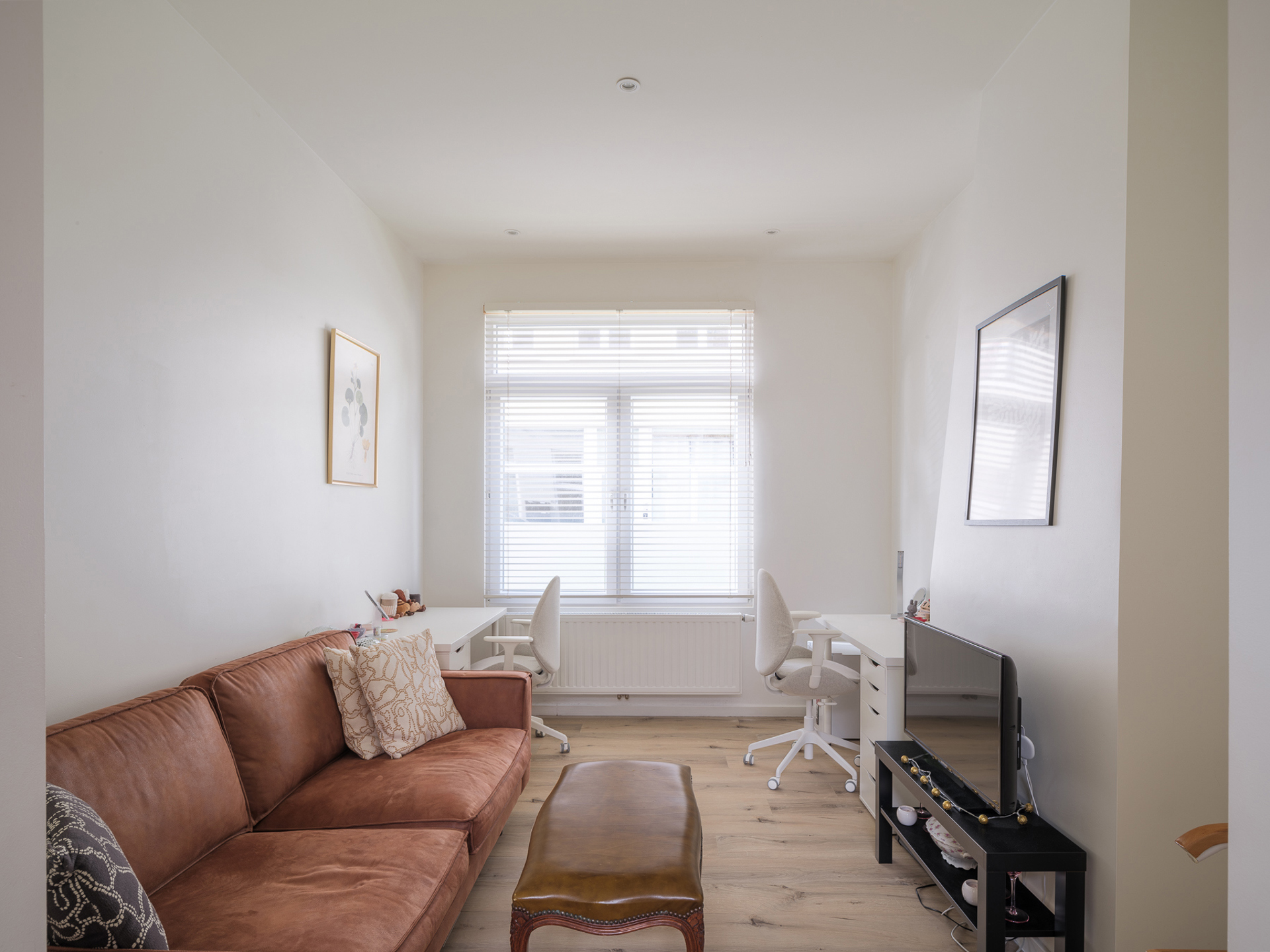 Recente instapklare 1-slaapkamerappartement vlakbij Coupure - foto 1
