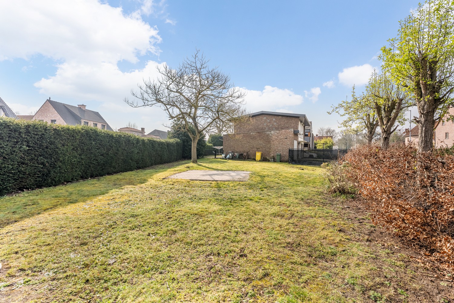 Deels te renoveren woning met veel potentieel en ruime tuin op top locatie in Mol-Sluis - foto 2