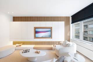 Appartement exclusif et spacieux avec une vue imprenable sur la dynamique place Van Bunnen, idéalement situé au cœur de la ville.Cet magnifique...