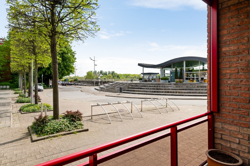 Instapklaar & gunstig gelegen ruim GLVL APP met 3 SLK, terras & mogelijk ondergrondse autostaanplaats - foto 4
