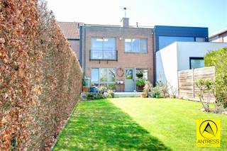 Openhuizendag op 19 juli !Iedereen is welkom van 11:00 tot 12:30uSchrijf je in via thomas@antress.be Ruime bel-etagewoning met tuin, garage en 2...