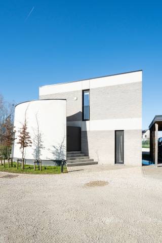 Te koop: modern appartement in het centrum van Wielsbeke, op korte fietsafstand van winkels, scholen en andere voorzieningen. Dit uniek pand, gebouwd...