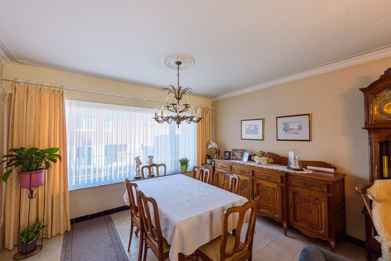 Op te frissen woning met tuin en garage - foto 4