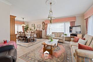 Op zoek naar een woning met ruimte, rust én mogelijkheden? Deze open bebouwing, gelegen in een groene en rustige buurt van Bocholt, biedt alles...