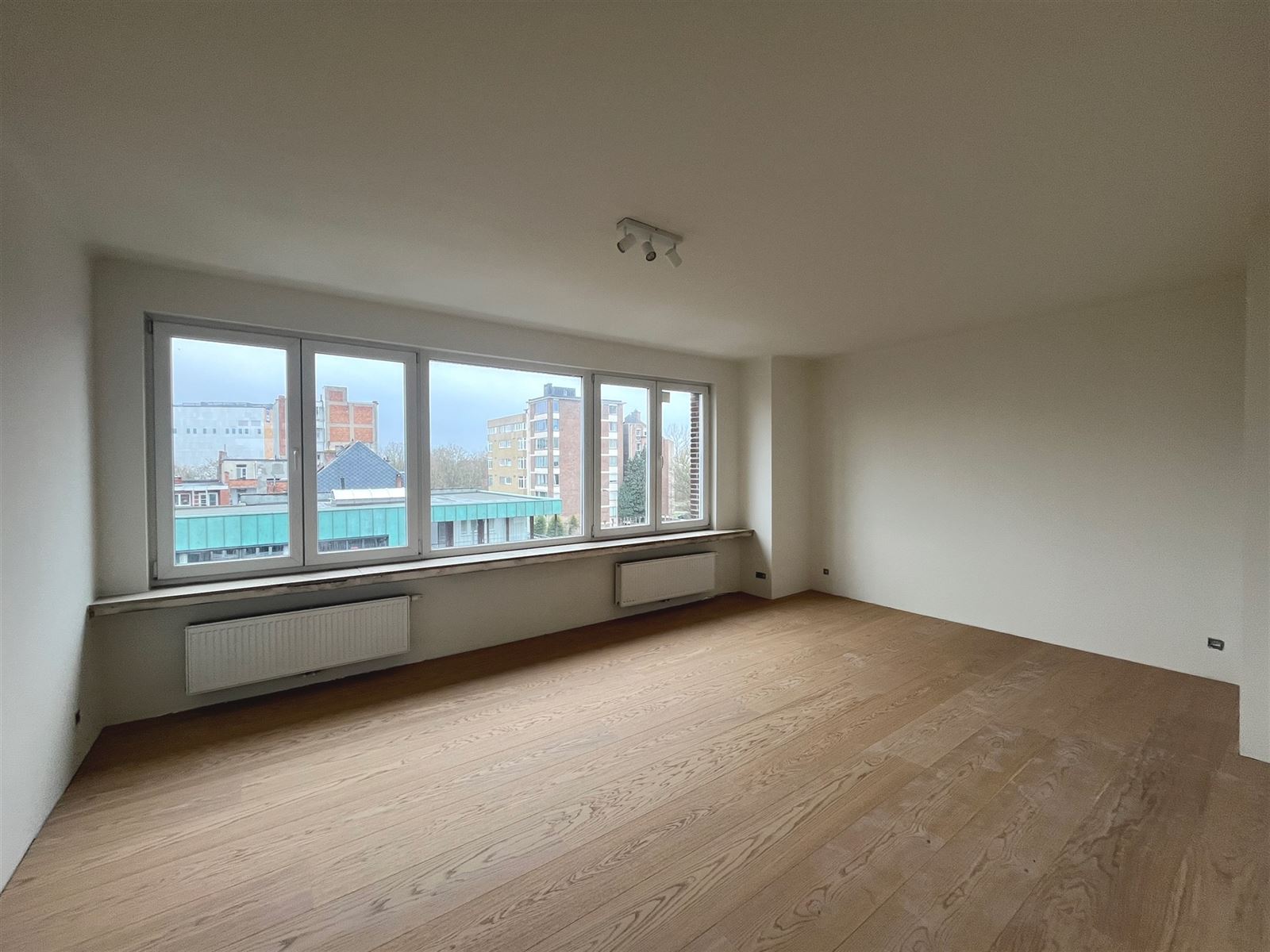 Gerenoveerd Appartementsgebouw te Berchem - foto 5