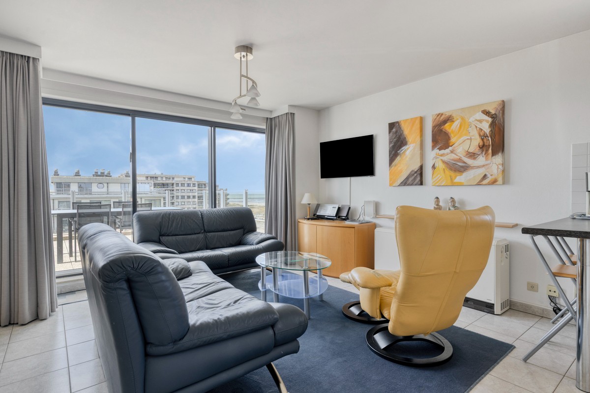 Ruim appartement met 2 slaapkamers, slaaphoek en uitzonderlijk zonneterras met zeezicht - foto 5