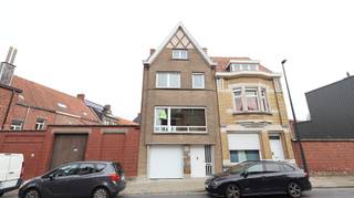 Deze instapklare bel-etagewoning combineert ruimte, licht en comfort op een ideale locatie.Op het gelijkvloers bevindt zich een ruime garage met...