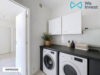 <p>Interesse in dit appartement? Vraag een afspraak aan via onze website www.weinvest.be<br />Of via volgende link: https://wi-antwerpen-zuidrand.mijnhuurprofiel.be/property/37c838e8-e6d5-4ec5-98cd-55c51a6a4b45<br /><br />Ontdek dit lichtrijke en goed onderhouden appartement op de <strong>eerste verdieping</strong> van een <strong>klein, rustig gebouw</strong> zonder lift. Gelegen op een <strong>centrale locatie nabij belangrijke invalswegen</strong>, biedt dit appartement zowel comfort als bereikbaarheid.<br /><br /><strong>Indeling en troeven:<br /></strong><strong>* Drie volwaardige slaapkamers</strong> <br /><strong>* Ruime badkamer</strong> met moderne <strong>inloopdouche</strong>.<br /><strong>* Open, volledig ingerichte keuken</strong> die naadloos aansluit op de gezellige leefruimte.<br /><strong>* Terras aan de voorzijde</strong> via een grote raam én een <strong>ruim achterterras</strong> over de volledige breedte van het appartement.<br /><strong>* Inkomhal met vestiairekast</strong> en <strong>extra kleine berging</strong>.<br /><strong>* </strong>Ruime <strong>was- en bergruimte</strong> met aansluiting voor wasmachine en droogkast.<br /><strong>* Gesloten garagebox inbegrepen</strong> in de huurprijs.<br /><strong>* Lage gemeenschappelijke kosten</strong>, geen lift.<br /><br /><strong>Beschikbaar vanaf 1 oktober.<br /></strong>* Huurwaarborg: 3 maanden<br />* Plaatsbeschrijving verplicht op te maken door een erkend expert (kosten gedeeld tussen huurder en verhuurder).<br /><br />Een uitstekende kans voor wie comfortabel en centraal wil wonen in Aartselaar.</p>
<p><strong>Interesse?</strong> Stel je kandidaat via 'mijn huurprofiel'</p>