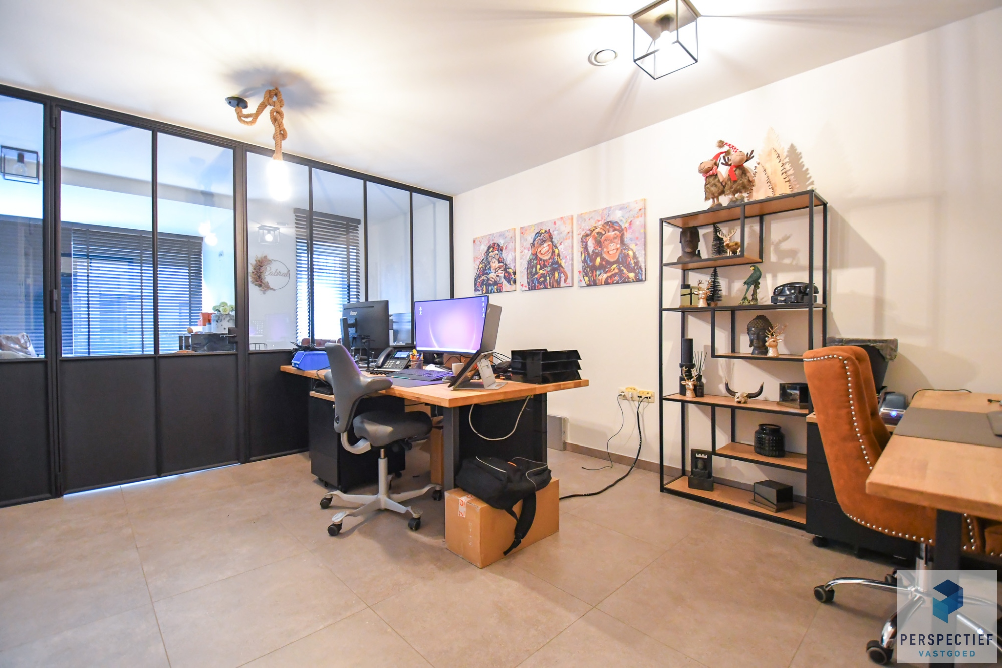 RUIM handelspand met 2 bureauruimtes en grote vergaderruimte - foto 4