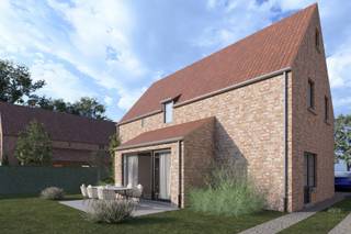 25% VERKOCHT! <br /><br />Deze landelijk gelegen alleenstaande nieuwbouwvilla met vergund bijgebouw is gelegen in Hooglede.<br /><br />Indeling woning is als volgt:<br />Op het gelijkvloers: inkom met apart toilet, lichtrijke leefruimte met open keuken, inpandige garage, grote tuin met vergund bijgebouw (mog. extra garage).<br />Op het eerste verdiep: 3 volwaardige slaapkamers en een master bedroom, een badkamer, toilet en vaste trap naar de zolder (mog. extra kamer).<br /><br />Eigen afwerking/indeling kan voorlopig nog gekozen worden.<br /><br />PLUSPUNTEN<br />- ENERGIEZUINIG<br />- INPANDIGE GARAGE<br />- VERGUND BIJGEBOUW (EXTRA GARAGE MOG.)<br />- 10.000 L REGENWATER<br />- VLOERVERWARMING MET WARMTEPOMP<br />- LANDELIJKE LIGGING<br /><br />Prijs is exclusief BTW op de constructiewaarde/exclusief registratierechten op de grondwaarde/exclusief aansluitingskosten (€ 5.000,00)