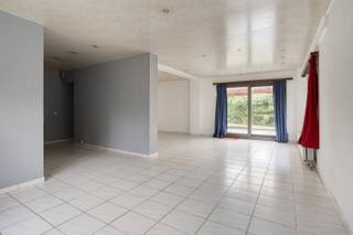 Op een boogscheut van het centrum van Sint-Job-in-'t-Goor vinden we deze ruime vrijstaande woning terug op een perceel van 882 vierkante meter in...