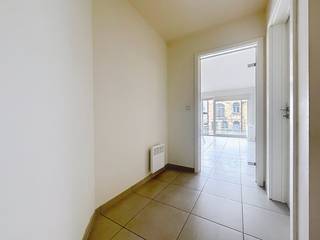 Dit recent 2-slaapkamer appartement in Oostende is te huur. Geniet van een ruime leefruimte, open keuken en zonnig terras.Dit instapklare...