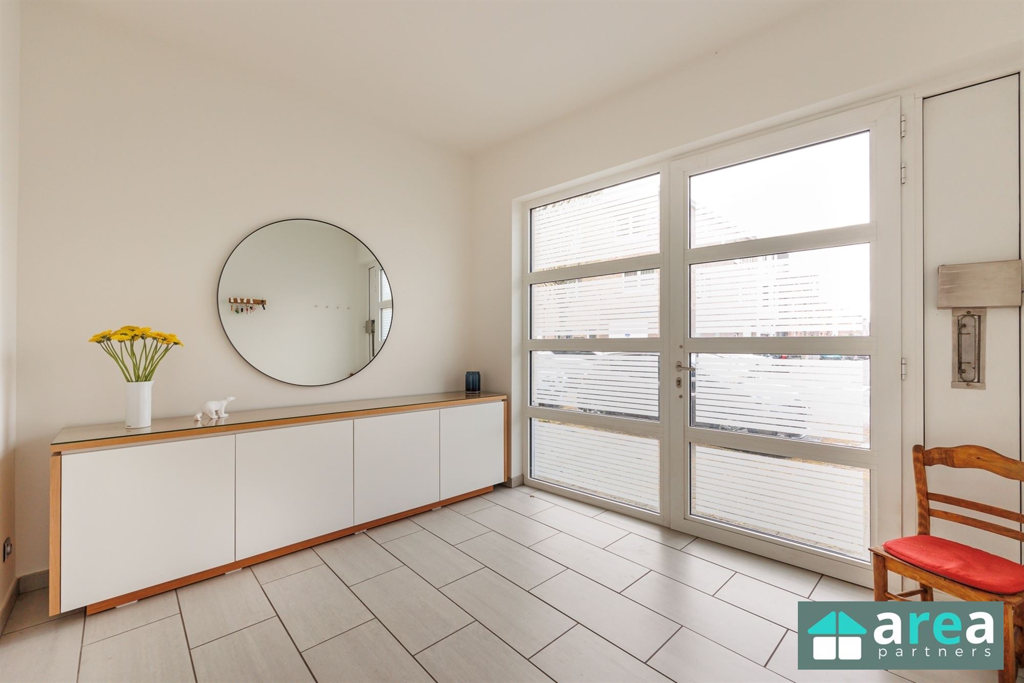 Ruime lichtrijke woning met tuin, 3 slpks mogelijks 5 slpks! - foto 4