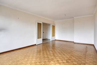 Indeling:- inkomhal met ingemaakte vestiairekast - ruime leefruimte - keuken - slaapkamer 1- slaapkamer 2 - badkamer met bad en lavabo- apart toilet...