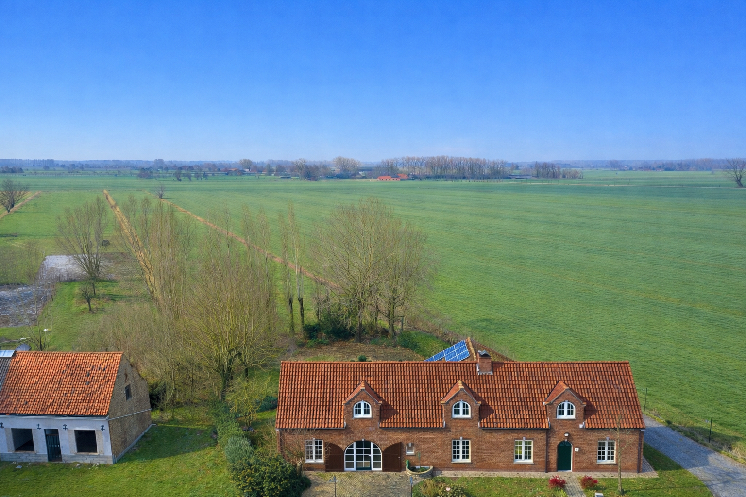 Woning met handelsruimte, 4 slpk, 2 badk, terras, tuin en gar voor 559.000 EUR - foto 4