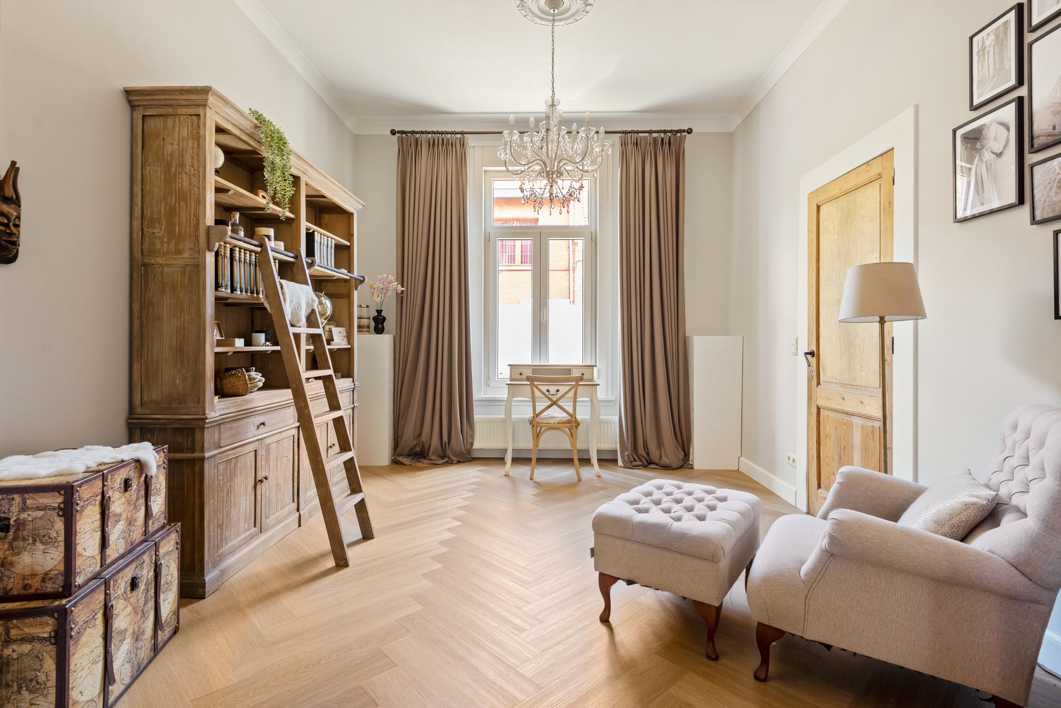 Ruime recent vernieuwde herenwoning met 3 slaapkamers en gezellige stadstuin met achteringang - foto 4