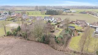 Te koop: ruime open bebouwing in Berlare, gelegen in een groene en landelijke omgeving.Deze woning uit 1967 biedt een grote bewoonbare oppervlakte en...