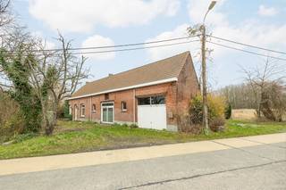  Cette ferme à rénover sur le Spoorweglei 2 est une perle rare : une charmante propriété indépendante sur un terrain de plus d'un hectare de verdure,...