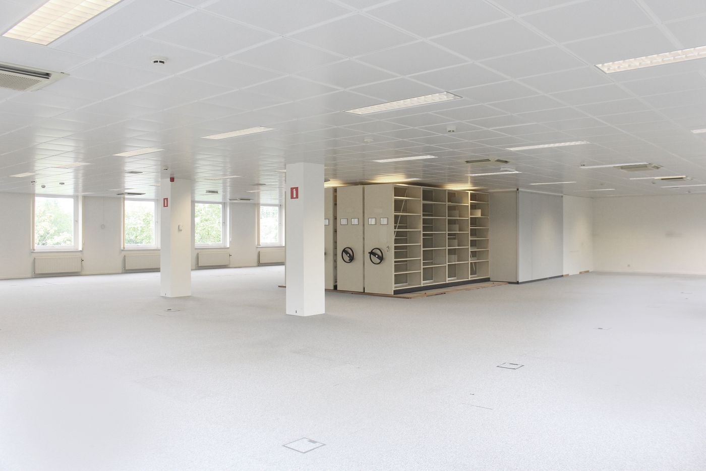 Moderne kantoren van 585 m² nabij de R0 en E19 te Anderlecht - photo 2