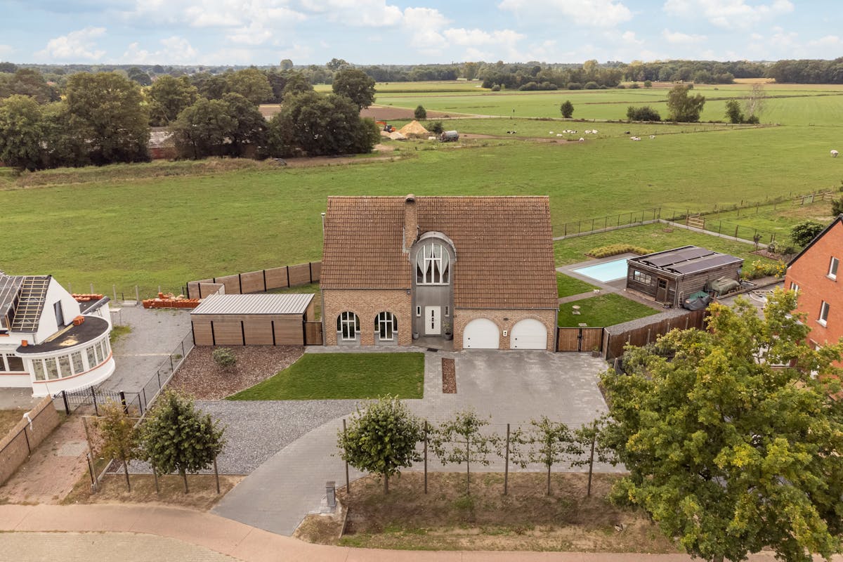maison rénovée avec piscine sur 17 hectares à vendre à Kasterlee - photo 2
