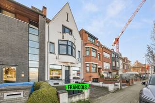 Op een uiterst zichtbare locatie in Brugge bevindt zich dit recent gerenoveerde handelspand.Het pand werd recent volledig en met zorg gerenoveerd en...