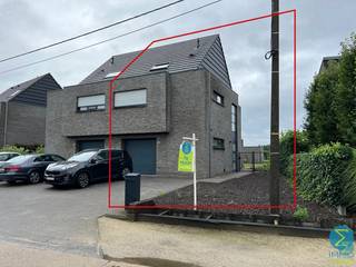 MOOIE WONING MET 3 SLAAPKAMERS INPANDIGE GARAGE EN TUIN IN RETIE.Welkom in deze ruime en veelzijdige woning waar comfort, licht en functionaliteit...