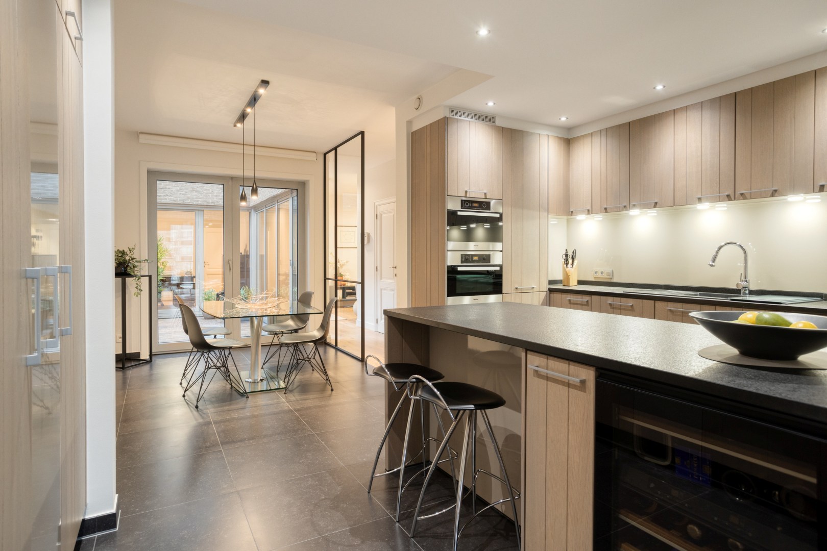 LUXUEUS HIGH END AFGEWERKT APPARTEMENT met 3 slpks, 2 badk, terrassen en dubbele garage! - foto 5