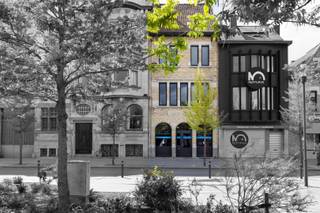 Op het www.stationsplein33.be (url kopiëren en plakken indien doorklikken niet lukt) in Roeselare stellen we jou graag deze eigendom voor.  De...