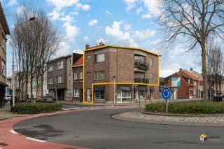 Riant duplex appartement (230 m²) met 3 slaapkamers en 3 terrassen in Brasschaat. Het pand is uiterst gunstig gelegen in het dorpscentrum, waar tal...