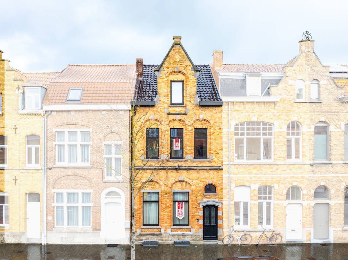 Gerenoveerd huis te koop in Ieper centrum - foto 2