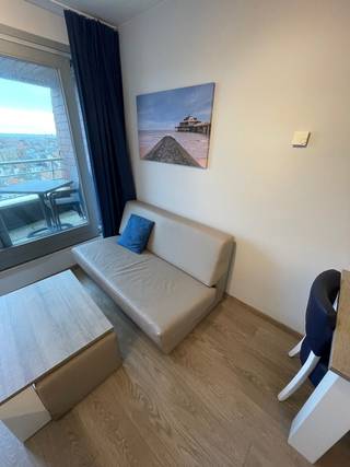 De suite is centraal gelegen in Blankenberge tussen zeedijk en jachthaven. Deze Suitekamer wordt verhuurd en kan aanzien worden als investering of...