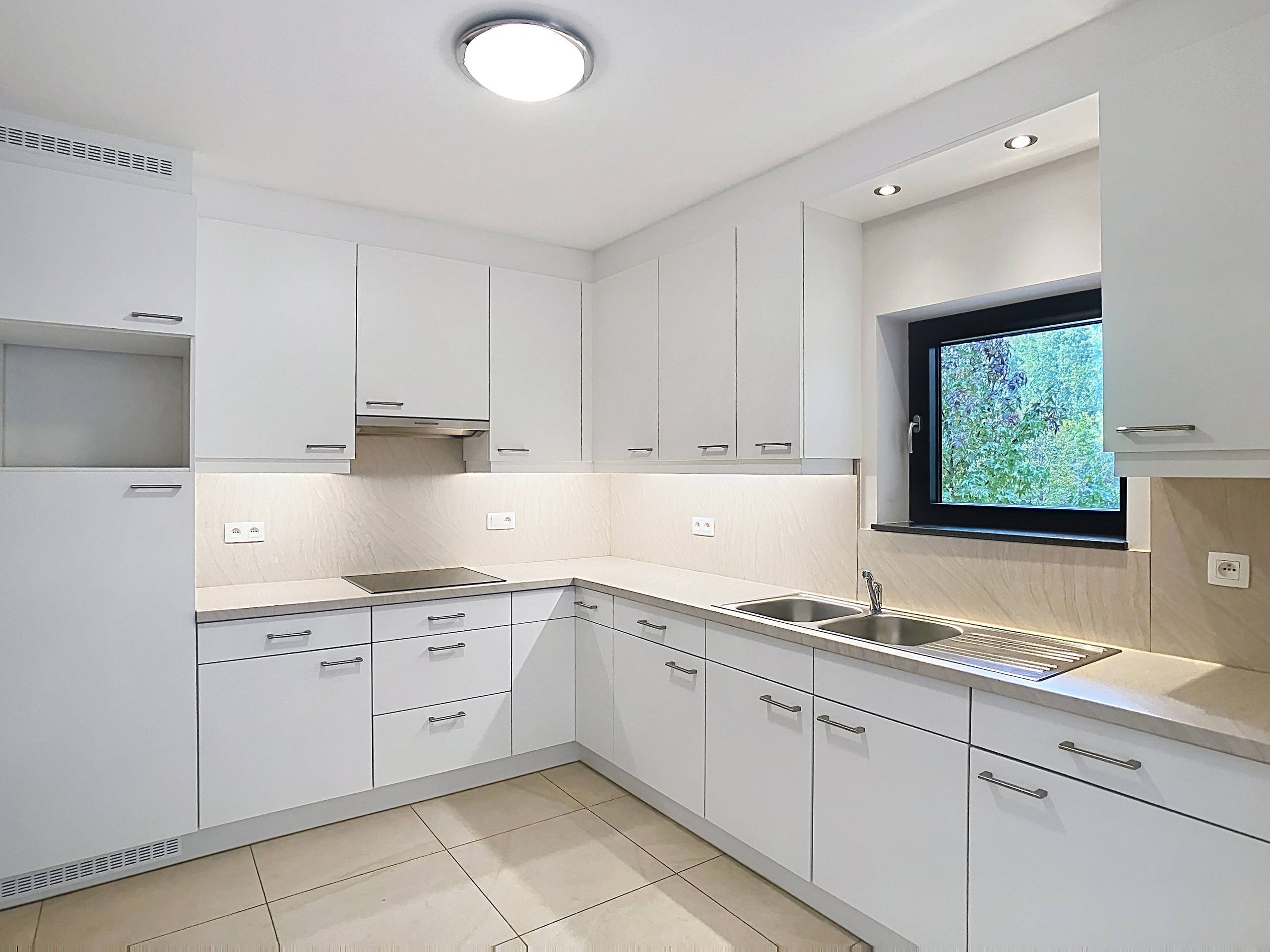 Spacious apartment with two bedrooms and terrace - photo 5