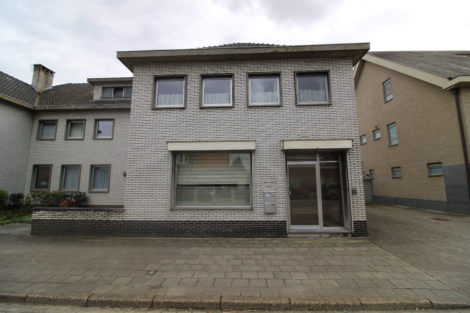 Commercial for rent in Heusden-Zolder - photo 1