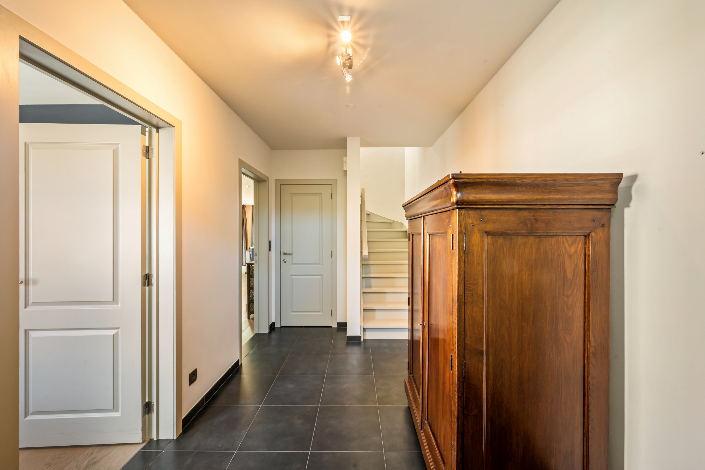 Half-open woning met 4 slaapkamers, garage en extra mogelijkheden te Beerse - foto 4