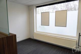 Handelspand te huur op topligging in MortselOp een uitstekende commerciële ligging aan de Krijgsbaan 136 in Mortsel bevindt zich dit handelspand op...