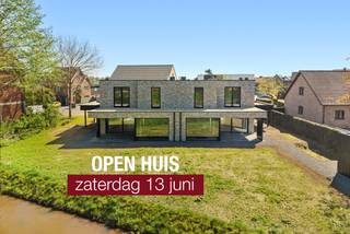 Open huis op zaterdag 13/06/2026 tussen 10u en 14u.<br /><br />In het rustige hart van Opitter, midden in het GrensPark Kempenbroek en aan de oever van de Itterbeek, bevindt zich deze energie-neutrale nieuwbouwwoning waar luxe, licht en natuur perfect samenkomen.<br /><br />De woning is volledig en hoogwaardig afgewerkt en instapklaar. Grote raampartijen zorgen voor een overvloed aan natuurlijk licht en een sterke verbinding met de tuin. Zelfs de gang geniet van daglicht dankzij een dakraam. De leefruimte sluit naadloos aan op het overdekte terras en de rustige tuin aan het water.<br /><br />De open keuken is luxueus uitgerust met onder meer een Quooker, BORA-kookplaat, keramisch werkblad en een royaal kookeiland. Aansluitend bevindt zich een praktische berging.<br />Op de verdieping zijn er vier volwaardige slaapkamers, waarvan drie met toegang tot een dakterras. De badkamer is stijlvol afgewerkt met ligbad, inloopdouche en dubbele wastafel.<br />In de tuin werd een esthetisch geïntegreerde tuinberging voorzien, uitgevoerd in houtskeletbouw en afgewerkt met duurzaam thermowood. Deze is geplaatst op een gegoten betonplaat met vorstrand en vormt een praktisch én architecturaal verlengstuk van de woning.<br /><br />Extra troeven zijn onder meer vloerverwarming en -koeling, warmtepomp, ventilatiesysteem D, domotica en voorbereiding voor alarm en airco.<br /><br />Een woning waar u niets meer aan hoeft te doen, in een uitzonderlijk rustige en natuurlijke omgeving.