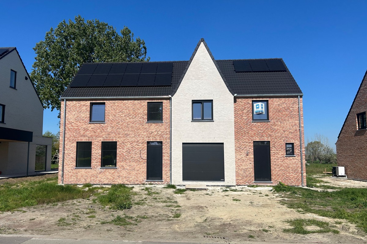 Hectaar bouwt halfopen woningen in Arisdonk, Waarschoot! - foto 1