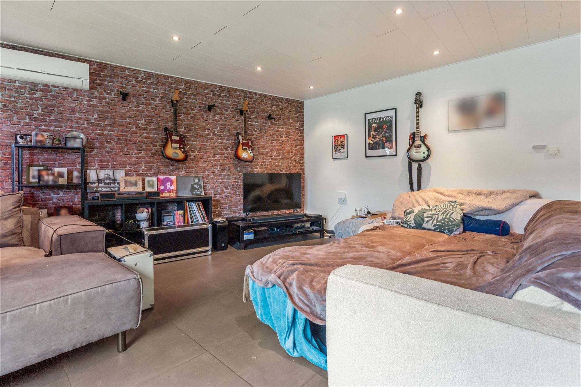 OPBRENGSTEIGENDOM BESTAANDE UIT 3 APPARTEMENTEN EN EEN STUDIO GELEGEN TE TESSENDERLO - foto 3