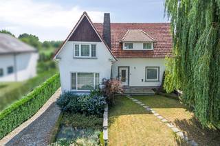 Uniek perceel van 11a42ca met woning en achterliggende loods op toplocatie in Aldeneik – Maaseik. Op zoek naar een interessante opportuniteit op een...