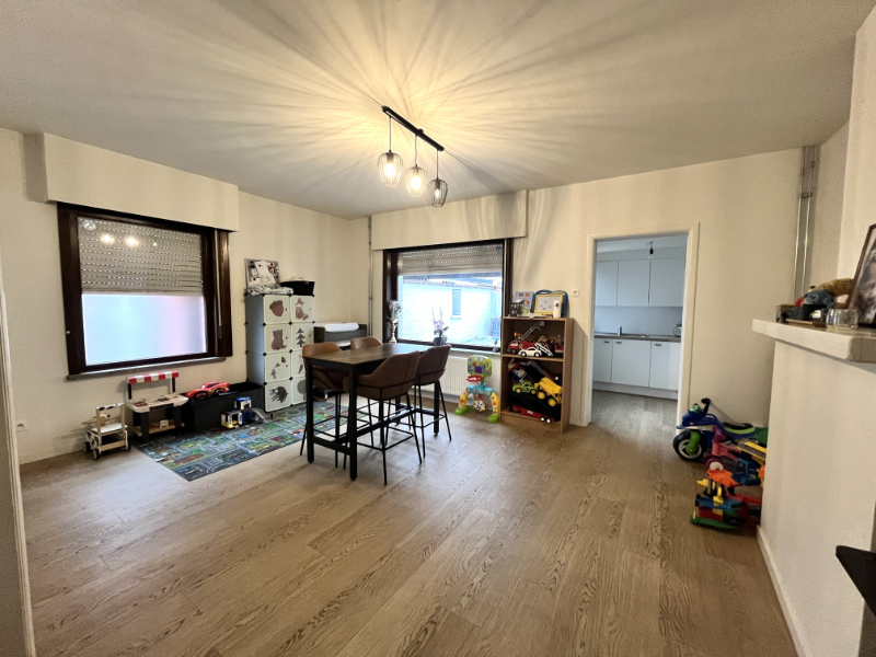 Vernieuwde woning met 2 slaapkamers - foto 4