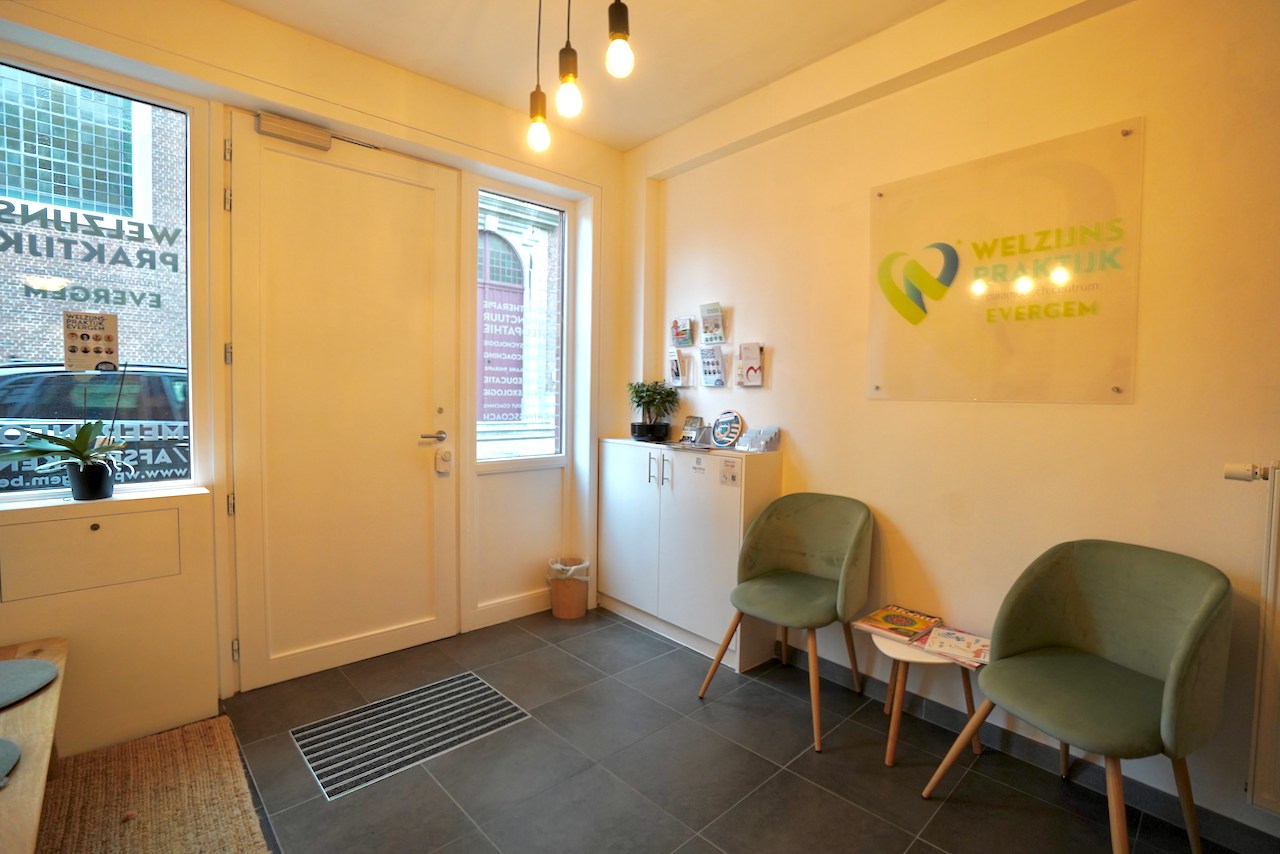 Zeer goed gelegen handelsruimte te CENTRUM EVERGEM ! - foto 3