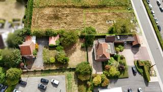 Deze bouwgrond is gelegen op een perceel van 778 m² en bevindt zich op een gunstige locatie vlak aan de oprit van Waregem. Het perceel is...