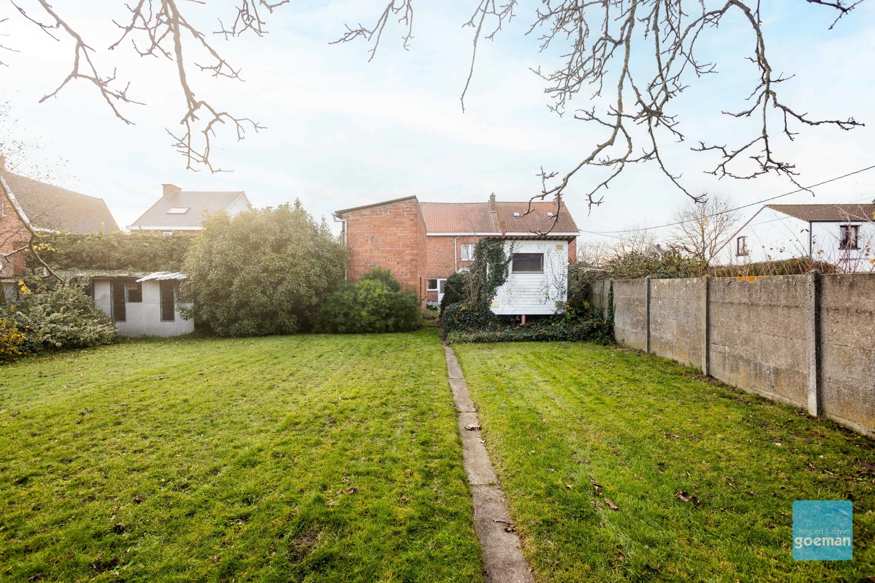 Te renoveren woning met 3 slaapkamers en mooie tuin te Zele! - foto 4