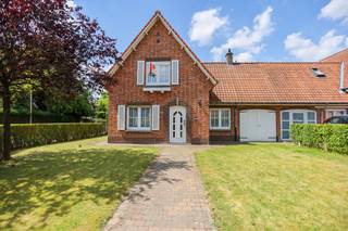 Ben je op zoek naar een leuk renovatieproject? Dan is dit wellicht iets voor jou! Deze HOB is gelegen in een rustige woonwijk nabij het centrum...