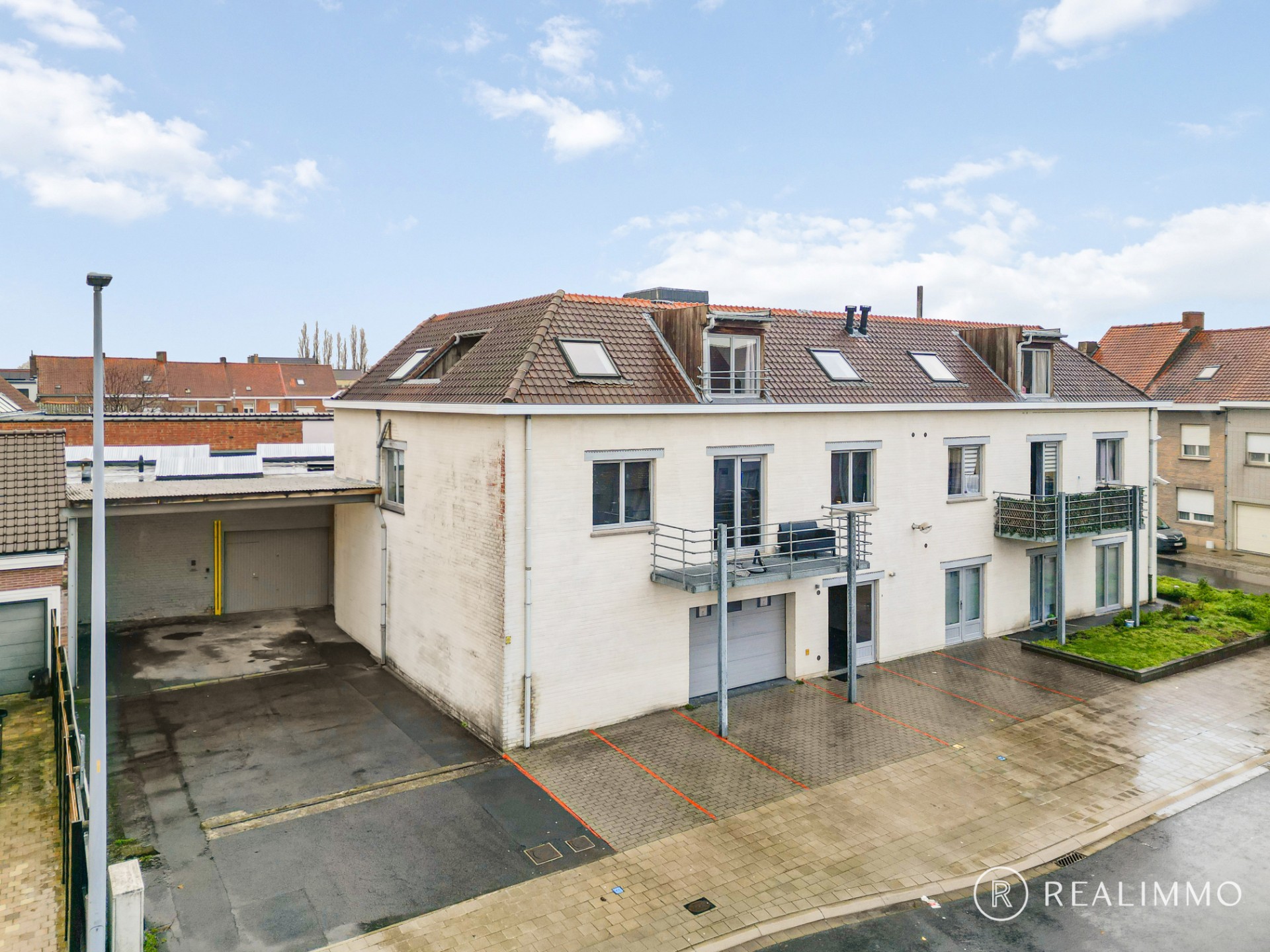 Kleinschalige residentie met 5 appartementen in Harelbeke - photo 3