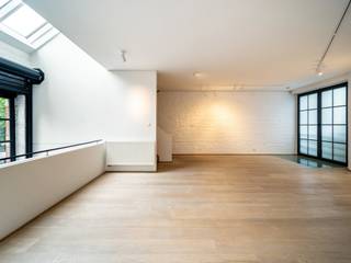 Idéalement située en plein coeur du quartier Châtelain, maison de style "loft" ou "atelier d’artiste" d’une superficie brute selon PEB de ± 136 m²...