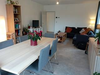 Dit mooi en modern appartement ligt te wachten op een nieuwe huurder!Een ruime inkomhal met voldoende opbergplaats brengt je in de nachthal. Via deze...