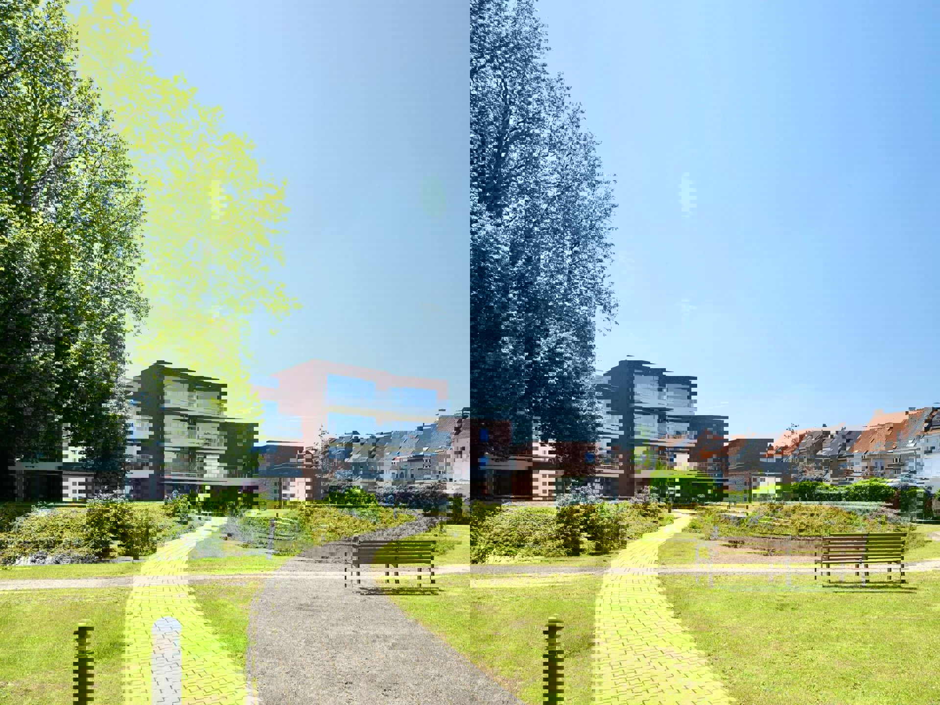 Ruime appartementen, groot terras, zicht op tuin en vijver - foto 3